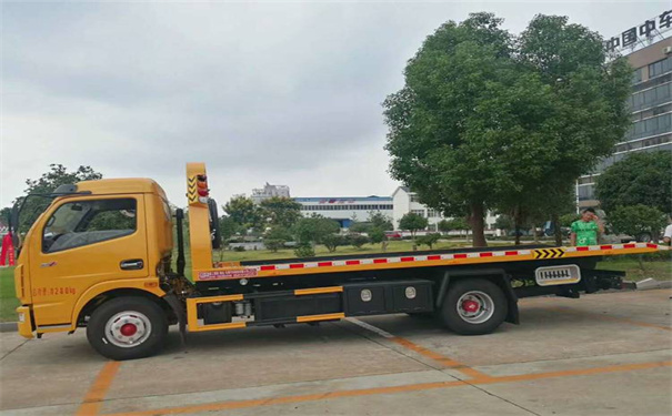 成都定远24小时拖车救援电话号码，定远道路救援公司怎么收费的